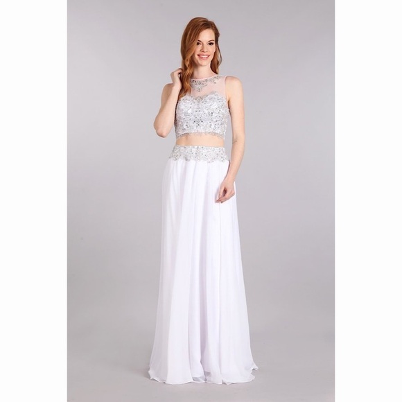 2 PC 1619 white dress - Picture 1 of 10
